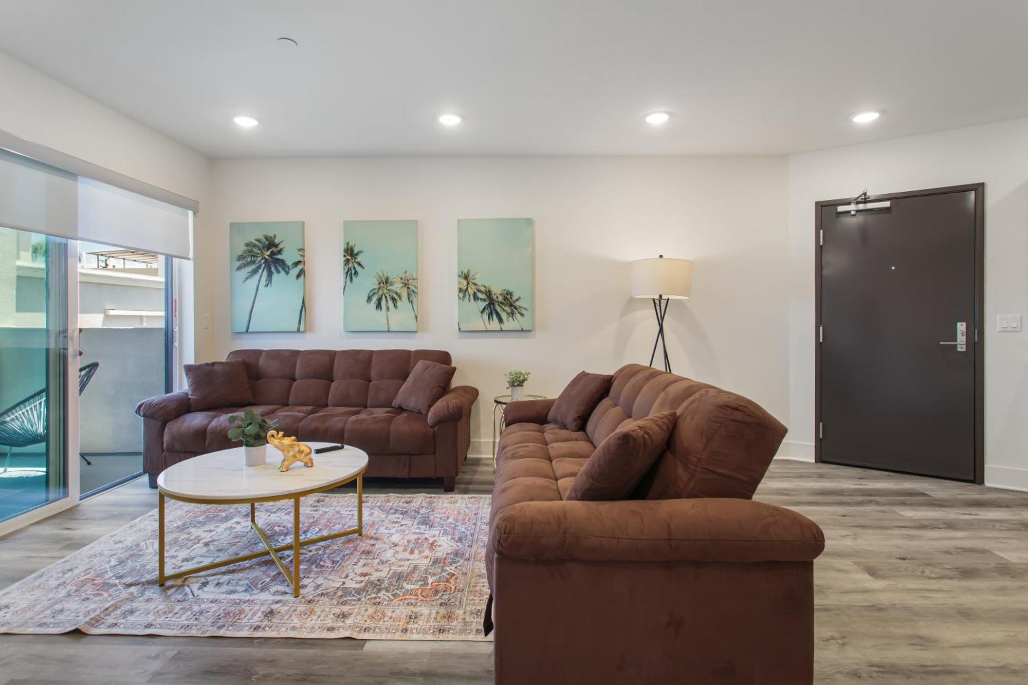 Beverly Hills 2bd 2ba With Free Parking *